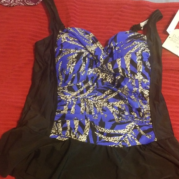 Swimsuit - Picture 1 of 4